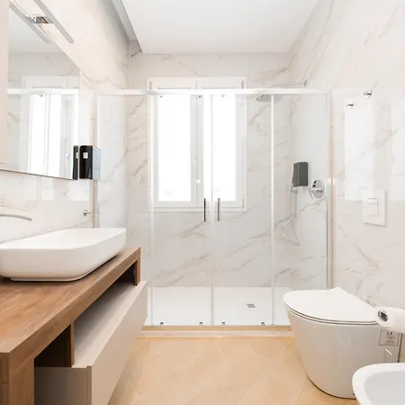 Apartament Fioravanti House Near Center, Station, Fiera *